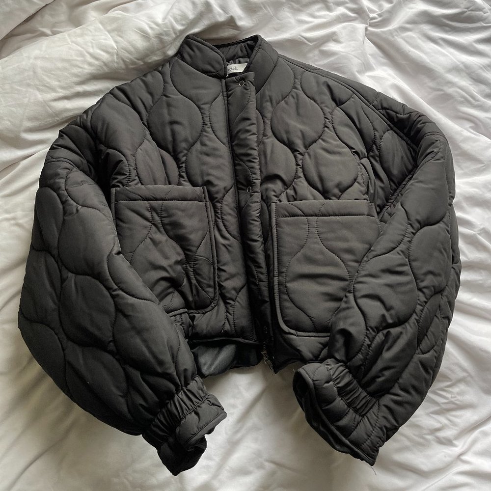 Stylenanda Cropped Quilted Jacket with Drawstring
